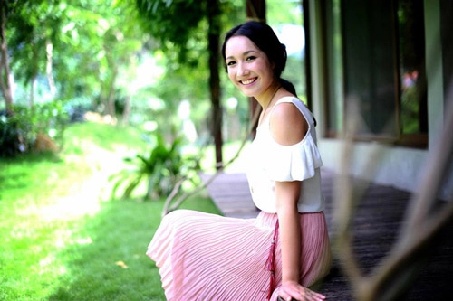 Anna trương trong trẻo như nắng mai với style hè