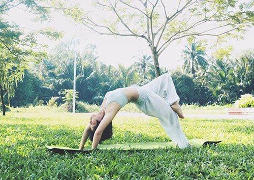 Bà mẹ 2 con sài thành dáng siêu đẹp nhờ tập yoga