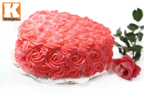 Bánh kem hoa hồng dành tặng mẹ ngày 83