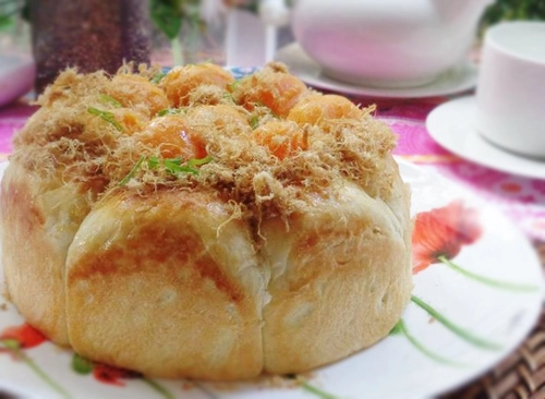 Bánh mì mặn trứng muối ngon mê