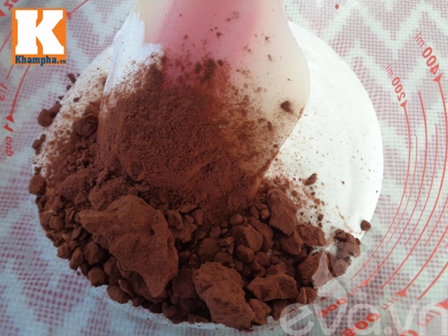 Bánh phô mai cacao hình trái tim tặng mẹ