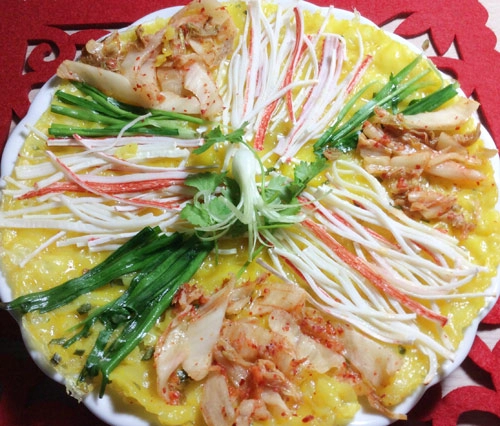 Bánh xèo kim chi thanh cua lạ miệng