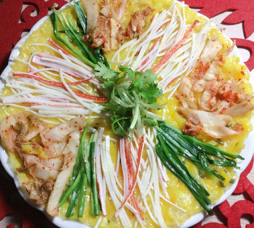 Bánh xèo kim chi thanh cua lạ miệng