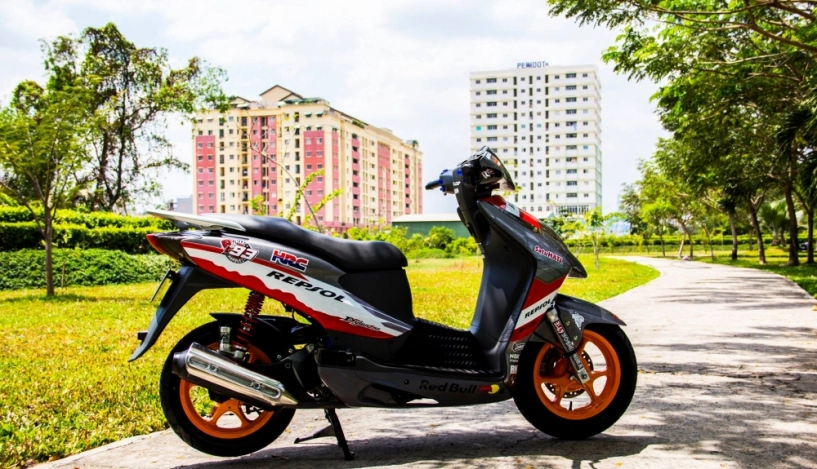 Bộ ảnh honda dylan đầy phong cách trong phiên bản repsol