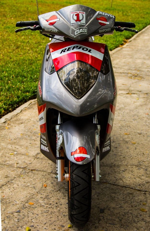 Bộ ảnh honda dylan đầy phong cách trong phiên bản repsol