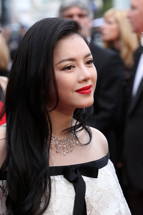 Bóc mác váy hàng hiệu của lý nhã kỳ tại cannes 2013