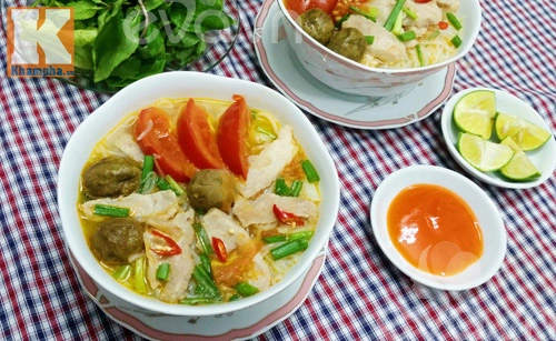 Bún thịt nấu chua dễ ăn cho ngày mới