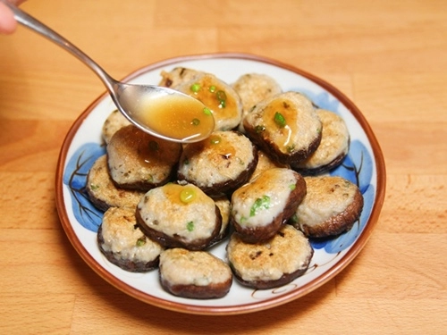 Cá nhồi nấm đơn giản ngon cơm