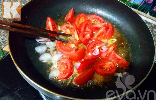 Cá nục sốt cà chua giản dị ngon cơm