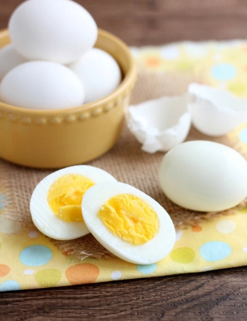 Cách luộc và bóc vỏ trứng hoàn hảo