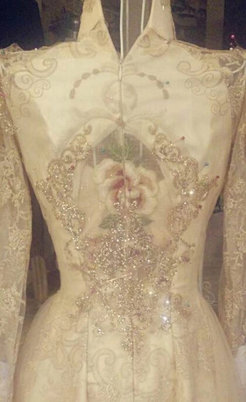 Cận cảnh áo dài kiêu sa sang trọng của cô dâu thúy diễm