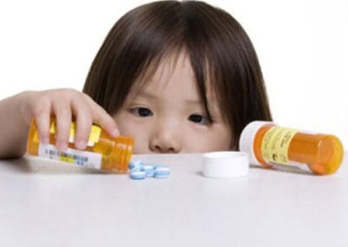Cảnh báo tình trạng ngộ độc thuốc ở trẻ em
