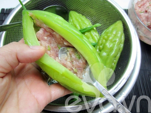 Canh khổ qua mang may mắn cho năm mới