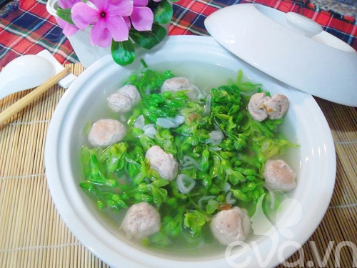 Canh thiên lý giò sống ngọt mát