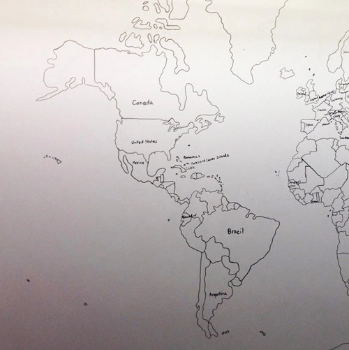 Cậu bé tự kỷ 11 tuổi vẽ bản đồ thế giới siêu đẹp
