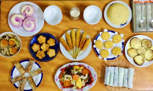 Chị em chia sẻ mâm cỗ cúng rằm tháng giêng