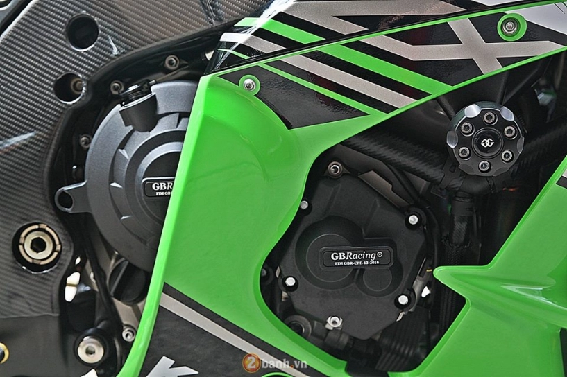 Choáng ngợp với dàn đồ chơi siêu khủng trên kawasaki ninja zx-10r 2016