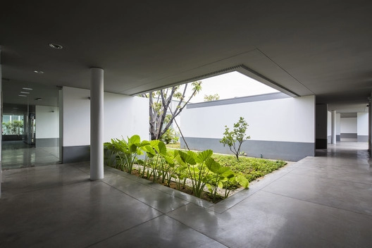 Đà nẵng tòa nhà nghìn mét ngập vườn xanh giữa không gian
