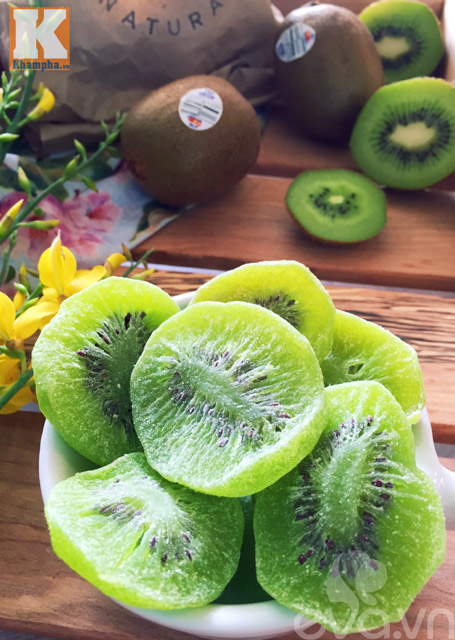 Đãi khách mứt kiwi thơm ngọt