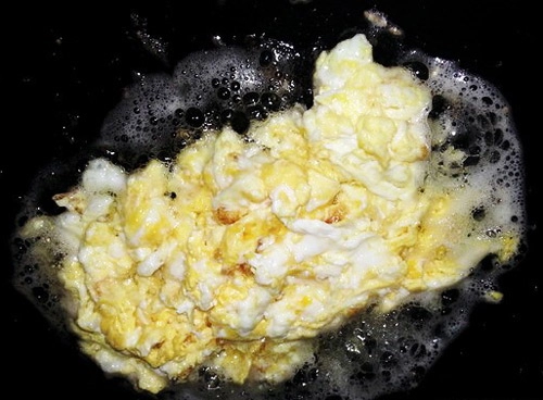Đậu bắp xào trứng đơn giản ngon cơm