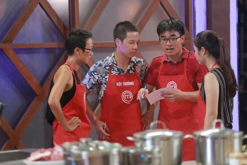 Đoàn phim siêu trộm làm giám khảo masterchef