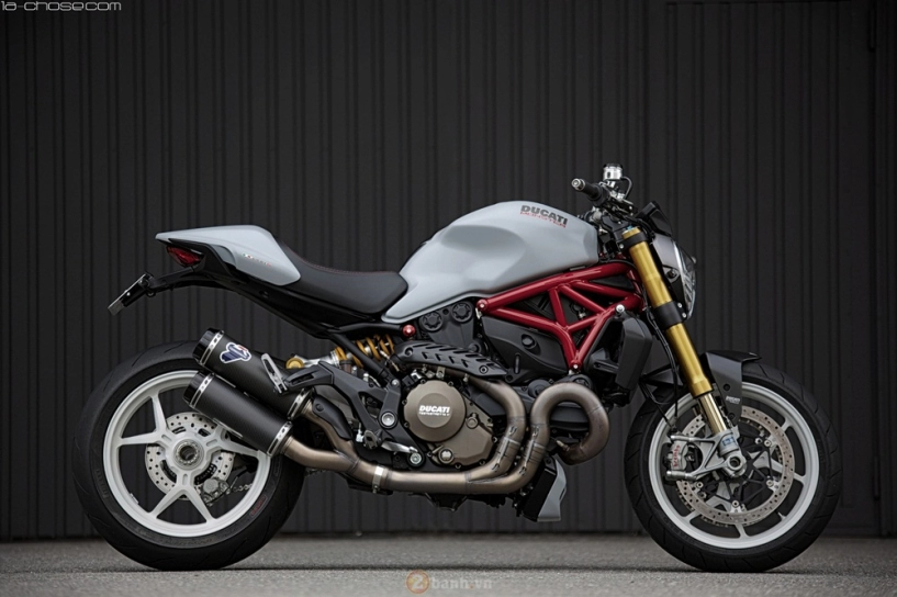 Ducati monster 1200s trắng chất qua góc ảnh chuyên nghiệp