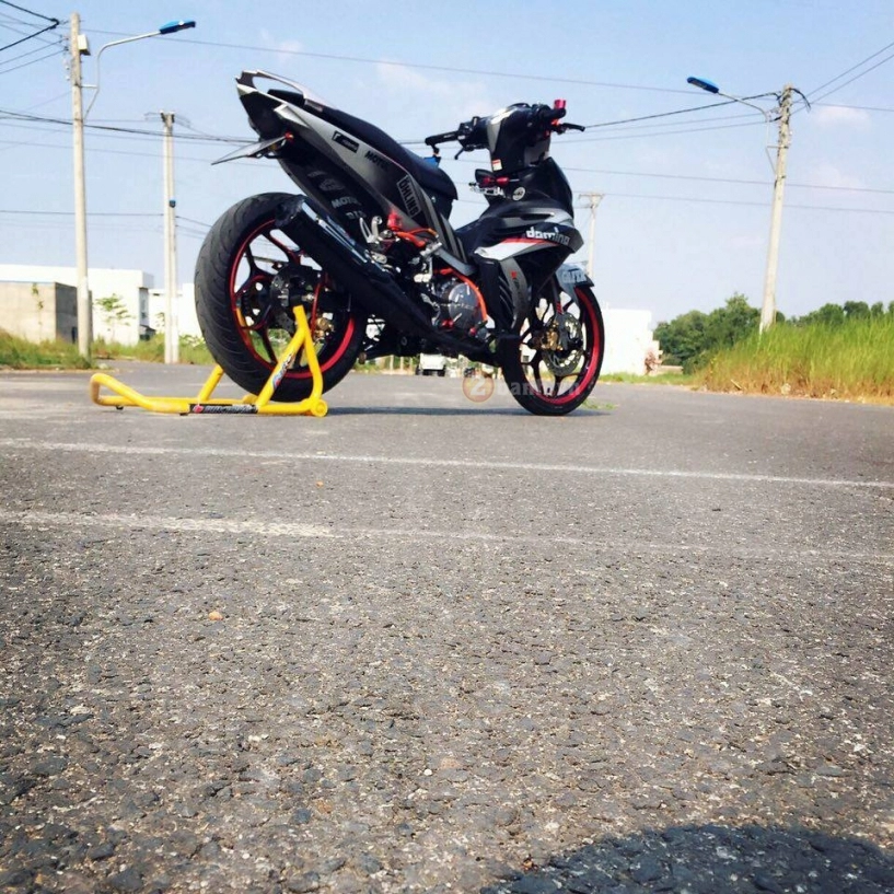 Exciter 135 chế mũ sơn tem đấu ấn tượng của biker an giang