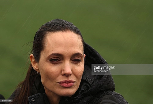 Fan xót xa khi angelina jolie ngày càng gầy gò tiều tụy