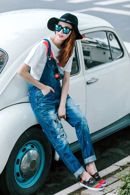 Gu mặc sành điệu của cô gái mê jeans trên phố sài gòn