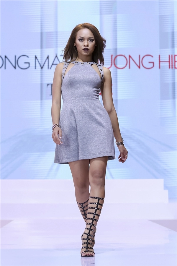 Hà hồ lan khuê thay phiên chê bai catwalk của học trò phạm hương