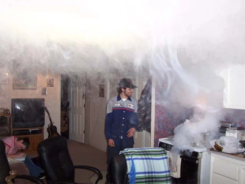 Hở hộp kỹ thuật có thể gây ngạt khói bốc mùi ở chung cư