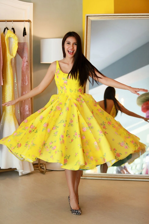 Hoa hậu trái đất 2015- angelia ong tới thăm việt nam
