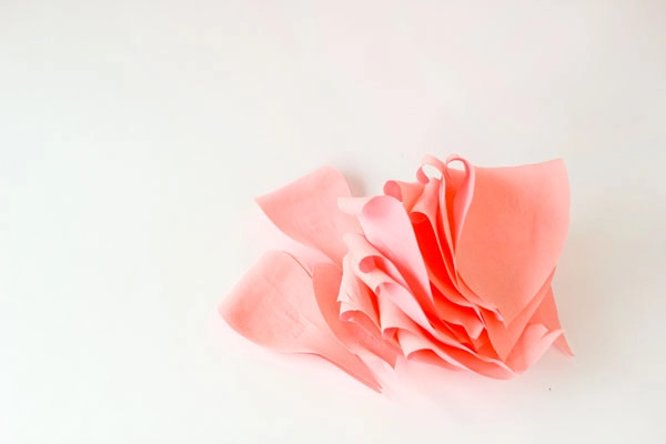 Hoa hồng giấy khổng lồ cho nàng điệu đà ngày tết