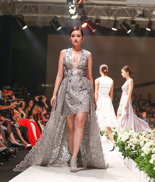 Hoàng yến vẫn diễn catwalk dù đã tuyên bố giải nghệ