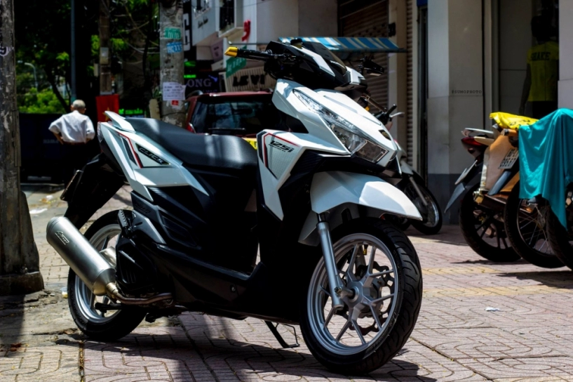 Honda click 125i độ chất gần như zin của biker việt