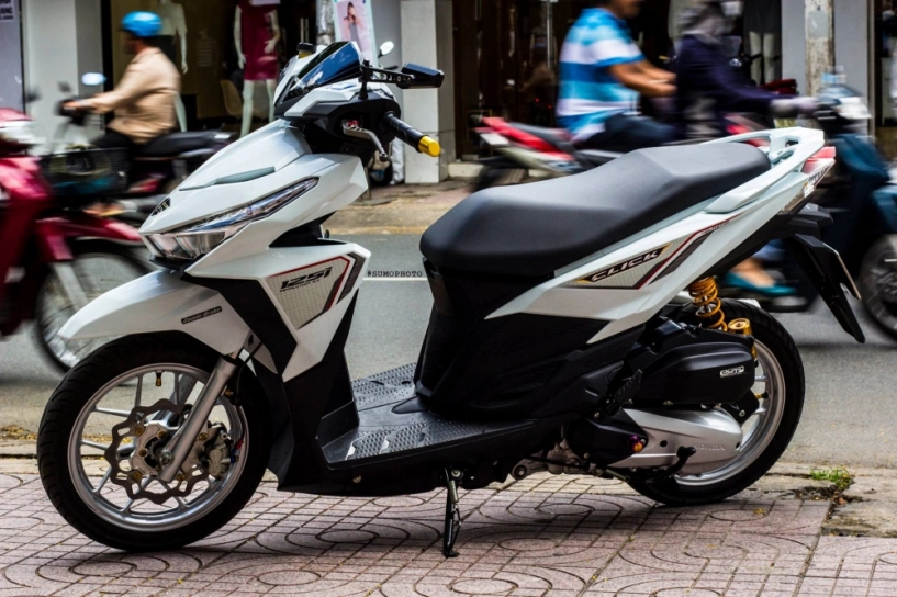 Honda click 125i độ chất gần như zin của biker việt