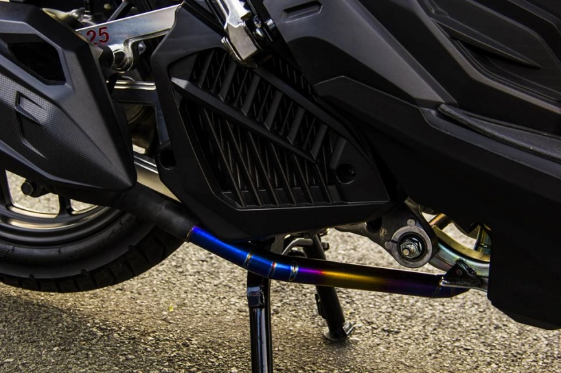 Honda click 125i độ nổi bật với dàn đồ chơi hiệu của biker việt