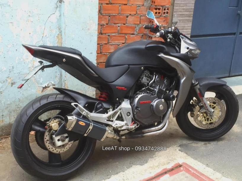 Honda hornet 250 độc đáo trong bản độ kết hợp đa phong cách