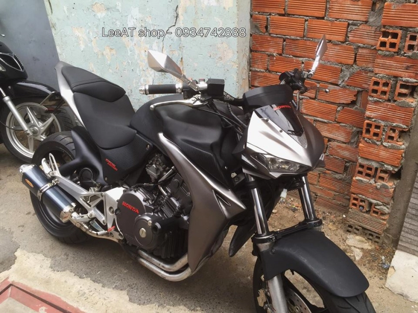 Honda hornet 250 độc đáo trong bản độ kết hợp đa phong cách