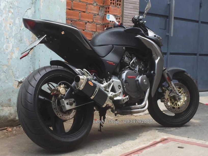 Honda hornet 250 độc đáo trong bản độ kết hợp đa phong cách