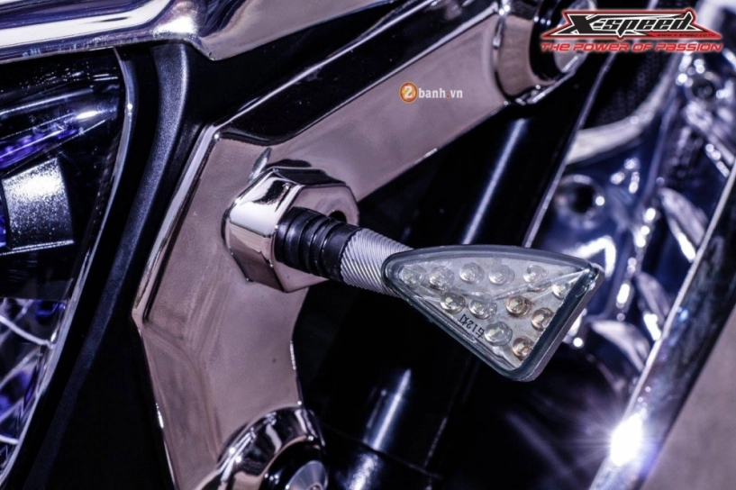 Honda msx lột xác trong bộ cánh chrome đầy phong cách