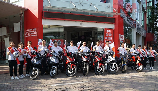 Honda winner 150 xuống phố hà nội cuối tuần vừa qua