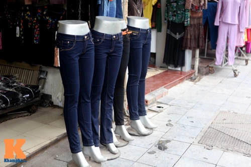 Khảo giá trang phục denim nữ cho ngày gió mùa