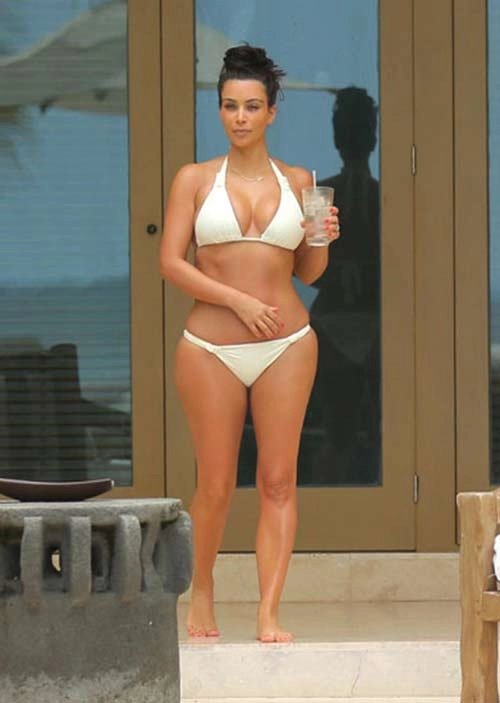 Kim kardashian quê mùa khi là trợ lý của paris hilton