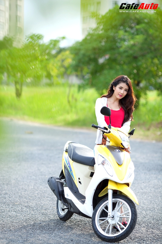 Kymco candy 50 so dáng cùng hot girl linh napie