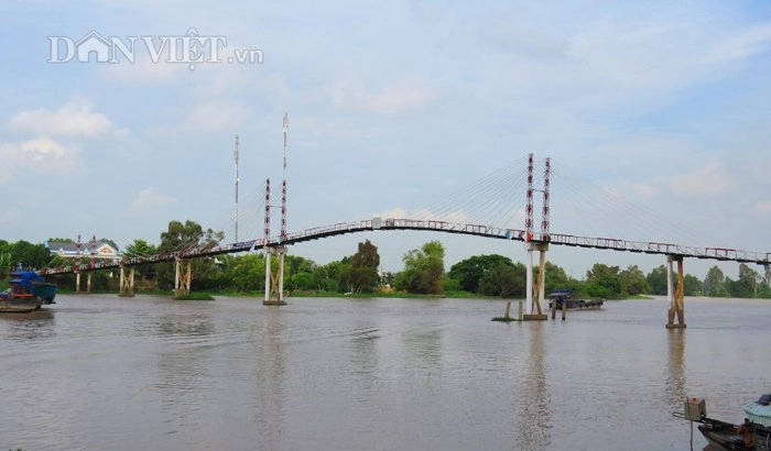 Lạ kỳ chùa nổi bên sông vàm cỏ tây