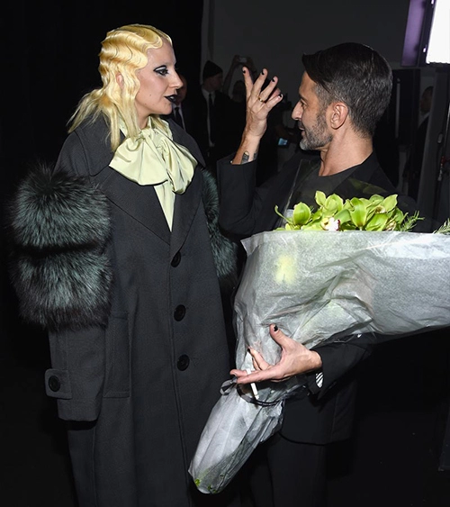 Lady gaga ma quái trong show marc jacobs