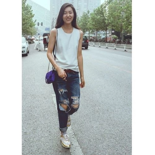 Làm mới chiếc quần jeans cũ kỹ sành điệu như liu wen