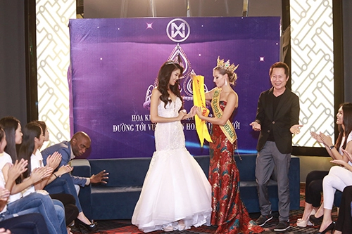 Lan khuê được chủ tịch miss grand international mời thi hoa hậu