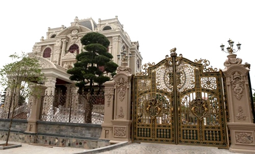 Lâu đài 2700m2 hoành tráng ở hà nam